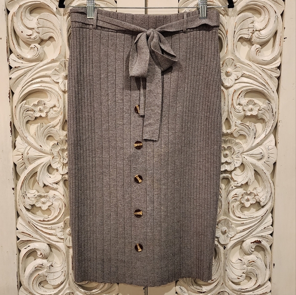 Gray sweater pencil skirt - Picture 5 of 15